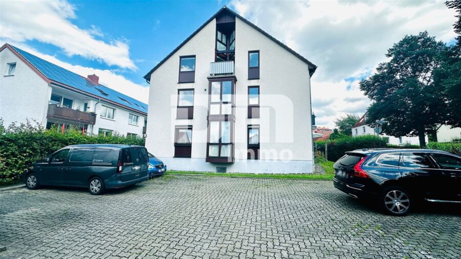 Wunderschöne Terrassenwohnung mit umfangreicher Ausstattung in hervorragender Lage - Parkplätze